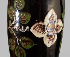 cca 1890-1920 Feltehetően osztrák mázas kerámia váza, jelzés nélkül, kis felületi sérüléssel, m: 20 ...