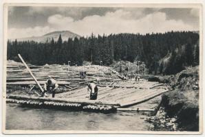 Máramaros, Maramures; tutajfonás, tutaj készítés, fakitermelés. Kiadja Zemba Károly Felsővisó / raft making, wood extraction, logging (EK)