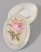 Plasztikus rózsamintás bonbonier, jelzett, 11x8 cm