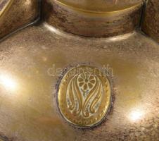 cca 1900 Szecessziós ezüstözött alpakka kínáló, gazdagon díszített, üveg tállal, d: 24 cm, m: 22 cm