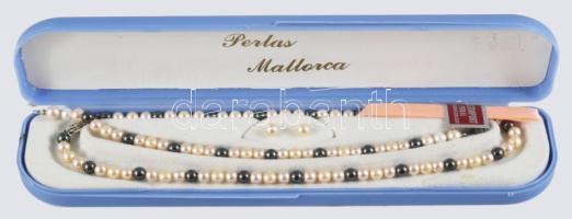 Mallorcai gyöngy ékszer szett, ezüst (Ag) kapoccsal, fülbevaló pár, nyaklánc, karkötő, díszdobozban.