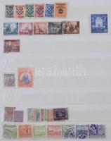 Vegyes külföldi bélyegek 1 db közepes és 1 db A4-es berakóban