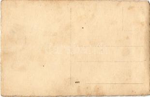 Halász (?) pipával / fisherman smoking a pipe. photo (kis szakadás / small tear)