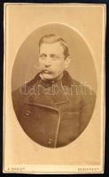 cca 1880 Férfiportré, porcelánkép utánzatú keményhátú fotó Christ Anna budapesti műterméből, 10,5×6,5 cm