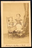 1860 Rudnyánszky Tibor és Etelka, keményhátú fotó Ludwig Angerer bécsi műterméből, 10,5×6,5 cm