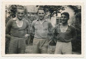1936 Bucharest, Bukarest, Bucuresti, Bucuresci; a román labdarúgó-válogatott tagjai, csapat, Balkán Kupa, sport, focisták / Romanian national football team players, sport. photo (8,6 x 5,8 cm) (non PC) (Rb)