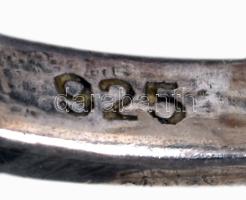 Ezüst (Ag) gyűrű kövekkel, jelzett, méret: 53, bruttó: 2,7 g