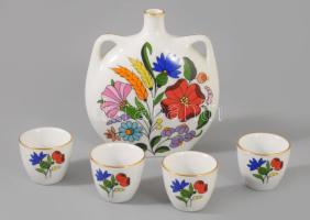 Kalocsa porcelán pálinkás készlet, 4 pohárral, jelzett, hibátlan, m: 4-13 cm