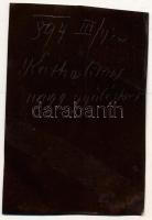 1894 Három fiatal férfi portréja, ferrotípia, hátoldalán karcolt dátummal és felirattal (,,Katholiku...