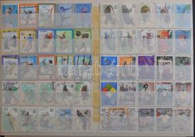 Kb 2.500 klf 10-es berakólapokon, 5 mappában, benne német, lengyel, japán, finn stb