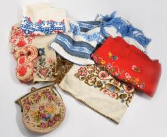 Doboznyi vegyes kézzel hímzett és géppel hímzett terítő + régi női táska