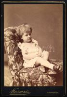 cca 1882 Kisgyerek portréja, keményhátú fotó Kozmata budapesti műterméből, 16,5×10,5 cm