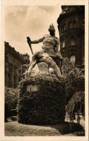 1935 Budapest V. Szabadság tér, Irredenta szoborcsoport, Nyugat szobra. Kiadja az Ereklyés Országzás...