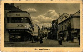 Léva, Levice; Mussolini utca, Fried, Kürti, Hatscher, Hajdú, Deutsch üzlete, patika, gyógyszertár, Bázlik Mihály fogműterme. Hajdú foto / street view, shops, pharmacy, dentist (EB)