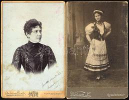 cca 1900 Rimaszombat, 2 db hölgyeket ábrázoló kabinetfotó, Andrássy László, illetve Wichner S. műterméből, kissé viseltes állapotban, 16,5x11 cm