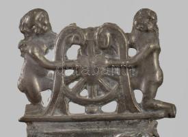 cca 1800 Ón szenteltvíztartó, sérüléssel, m: 9,5 cm