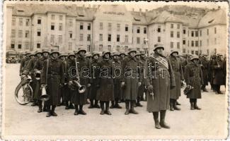 Budapest XI. IV. Károly király laktanya, legénységi laképület, katonai zenekar. Bocsay photo (fl)