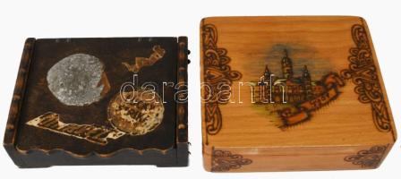 2 db fa ládika, egyikben kis szuvenírek 16, 17 cm