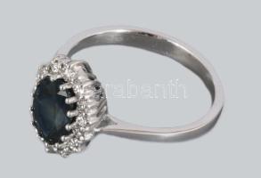 Koktélgyűrű fehérarany 14 K, kék zafirral (1,98ct) és gyémánttal (14 dbb, 0,32ct) brilliáns csiszolá...