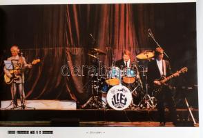 Szebeni András - Sóvári Zsuzsa: Női vonal. Bp., 1995, Pelikán Kiadó. Fekete-fehér aktfotókkal illusz...