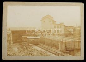 cca 1910 Lupény, Erdély, vasúti híd, vasútállomás, fatelep, templom, bányabejárat, stb., Adler Mór, ...