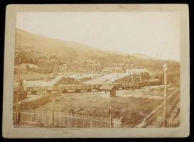 cca 1910 Lupény, Erdély, vasúti híd, vasútállomás, fatelep, templom, bányabejárat, stb., Adler Mór, ...