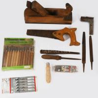 Asztalos szerszámok: gyaluk, vésők, stb