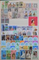 Kis gyűjtemény hagyatékból, benne kisívek, postatiszta sorok és blokkok, 2 db A/4-es és egy nagyalak...