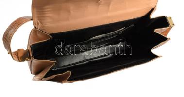 Kígyóbőr mintás női táska szép állapotban 31x20 cm