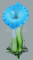 Virág formájú üveg váza. Anyagában színezett, hibátlan m: 20 cm
