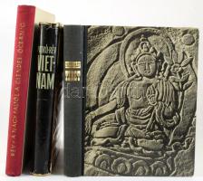 3 db távol-keleti témájú könyv: Rév Miklós: A Nagy Faltól a Csendes-óceánig. Bp., 1958, Bibliotheca. Gazdag fekete-fehér képanyaggal illusztrálva. Kiadói félvászon-kötés. + Patkó Imre - Rév Miklós: Vietnam. Bp., 1960, Képzőművészeti Alap. Kiadói egészvászon-kötés, kissé sérült kiadói papír védőborítóban. + Patkó Imre - Rév Miklós: Tibet. Bp., 1957, Képzőművészeti Alap. Kiadói félvászon-kötés.