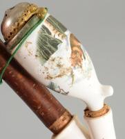 Vadász porcelán pipa. matricás, jelzett, sérüléssel 34 cm