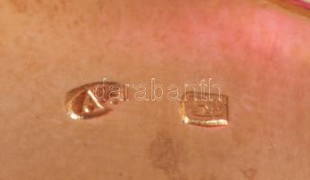 Arany (Au) gyűrű, kővel, jelzett, 14K, m:64, bruttó 13,1g