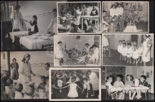 cca 1960 Óvodai témájú vegyes fotó tétel, 17 db, 6,5×6,5 és 13×18 cm közötti méretekben