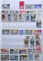 Franciaország tétel kb az 1945-2000 közötti időszakból A4-es berakóban (gerince hiányzik)