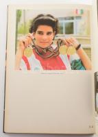 Ládonyi László - Volly György: Egerszegi. Bp., 1993, Trio. Gazdag képanyaggal illusztrálva. Kiadói k...