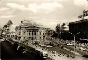 Budapest VIII. Blaha Lujza tér, Nemzeti Színház (Népszínház, 1965-ben lebontották), Corvin áruház, villamos, autóbuszok, korabeli gépkocsik. Képzőművészeti Alap Kiadóvállalat, Dollinger Erhardt felvétele (EK)