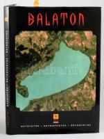 Balaton. Ortofotók. Szerk.: Székely László. Pécs, 2003, Székely és Társa. Magyar, német és angol nyelven. Kiadói kartonált papírkötésekben, kiadói papír védőborítóban.