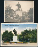 1924-1940 A szekszárdi háborús hősi emlékmű felavatásáról készített fotó, hátoldalt felirattal és egy képeslap a szobor környéke későbbi kinézetéről, szép állapotban, 8,5×11,5 cm