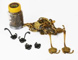 17 darab zömmel bronz akasztó, csavarjaikkal.