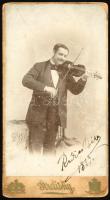 1889 Radics Béla (1867-1930) cigányprímás aláírt portréja, keményhátú fotó Strelisky budapesti műter...