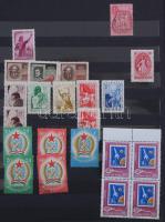 Vegyes hagyatéki tétel, benne postatiszta csehszlovák sorok és blokkok, postatiszta és bélyegzett ma...