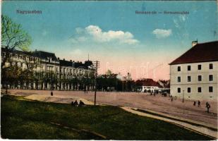 Nagyszeben, Hermannstadt, Sibiu; Hermann tér, villamos. Vasúti levelezőlapárusítás 4. sz. - 1915. / Hermannsplatz / square, tram (EK)