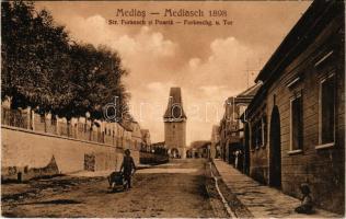 Medgyes, Mediasch, Medias; Str. Forkesch si Poarta / Forkeschgasse und Tor / utca, városkapu. G. A. Reissenberger kiadása / street view, old tower and gate