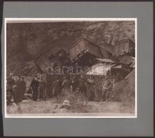 cca 1914-1918 Katonai szemle vonatszerencsétlenség helyszínén, későbbi előhívás - nagyítás (cca 1920...