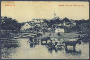 Szászrégen by the river Maros (fa)