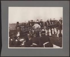 cca 1910-1918 Katonai parádé iszogató katonákkal, későbbi előhívás - nagyítás (cca 1920-1930), fotó ...