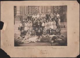 cca 1913-1933 Szeged, iskolai csoportképek, az egyiken katonai egyenruhát viselő fiúkkal, 2 db nagym...