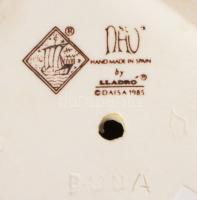 Lladro ajándékot kapott hölgy porcelán figura, jelzett, hibátlan, m: 12 cm