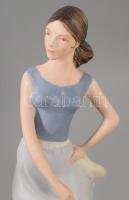 Royal Dux spanyol táncosnő. Biszkvit porcelán, jelzett, hibátlan, m: 25,5 cm